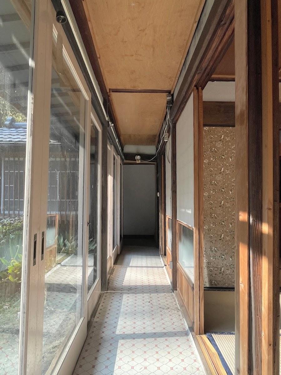 千葉県茂原市三ヶ谷の売買物件/母屋南側、縁側の様子。日差しもしっかり入ります