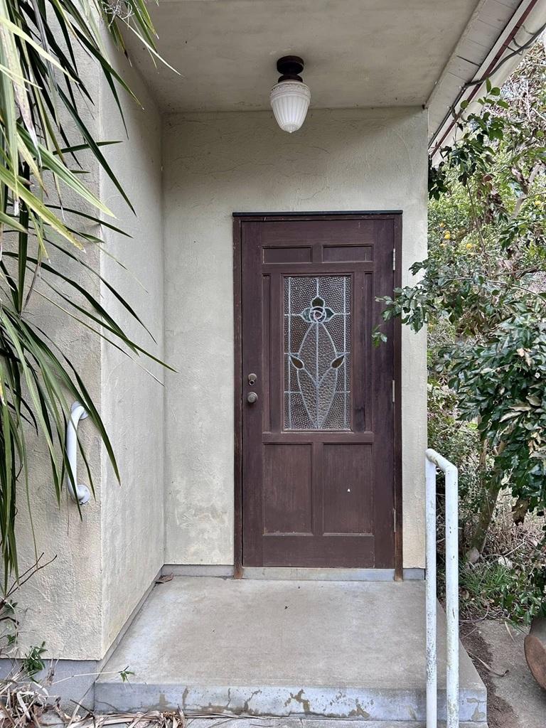 千葉県八街市根古谷の売買物件/こちらのドアも素敵です。