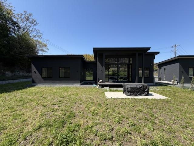 千葉県富津市鶴岡の売買物件/広大な庭は樹を植えたり、自家菜園にしても。
BBQなどアウトドア利用も楽しみが膨らみます。