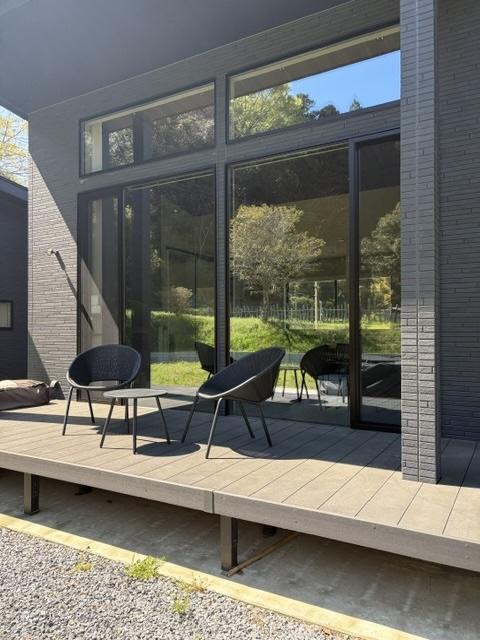 千葉県富津市鶴岡の売買物件/ウッドデッキでゆったりとくつろぐ時間も