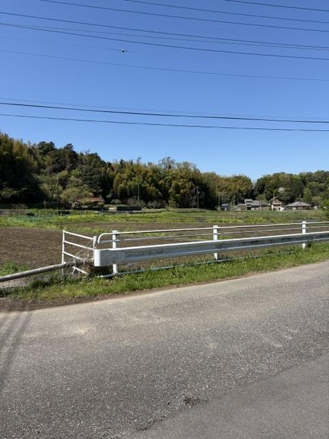 千葉県富津市鶴岡の売買物件/家の敷地の前の道路②