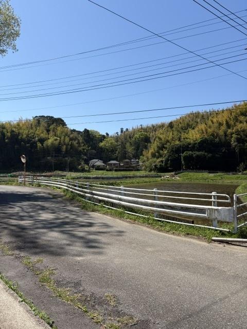 千葉県富津市鶴岡の売買物件/家の敷地の前の道路①