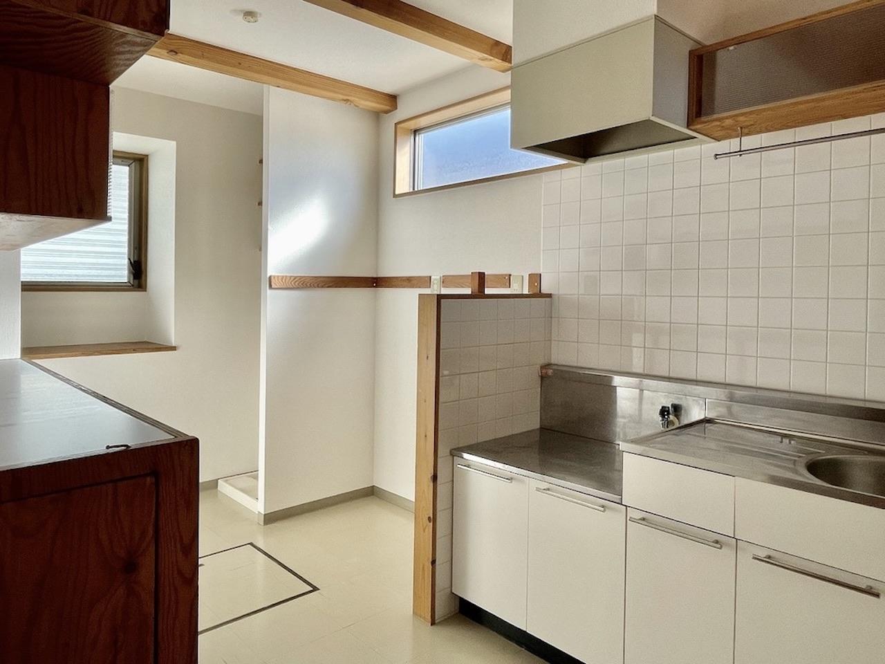 福岡市城南区堤の賃貸物件/角部屋ですので、窓が多く光が入ります。