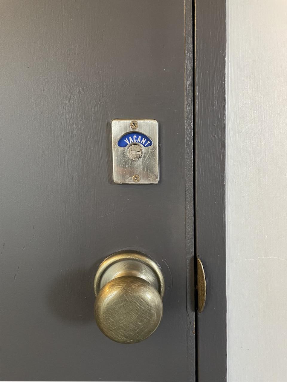 トイレの鍵が可愛い。