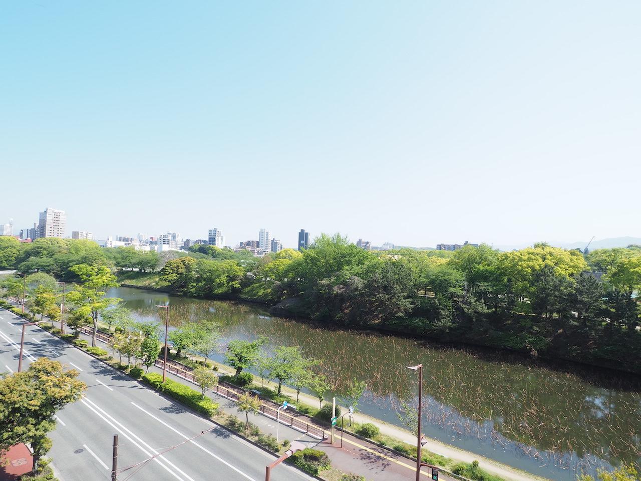 福岡市中央区大手門の賃貸物件/お濠と緑。