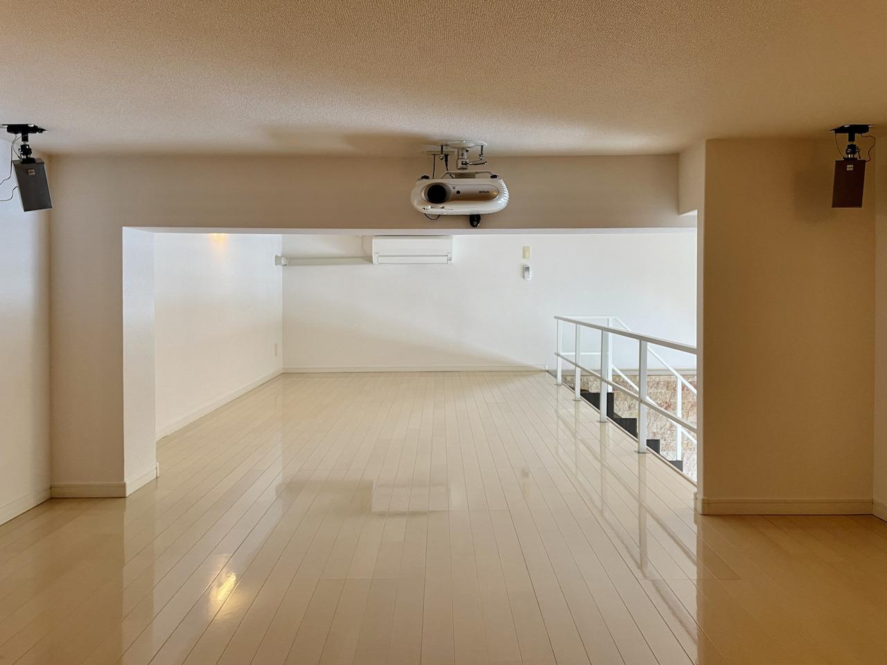 ロフト広いです。