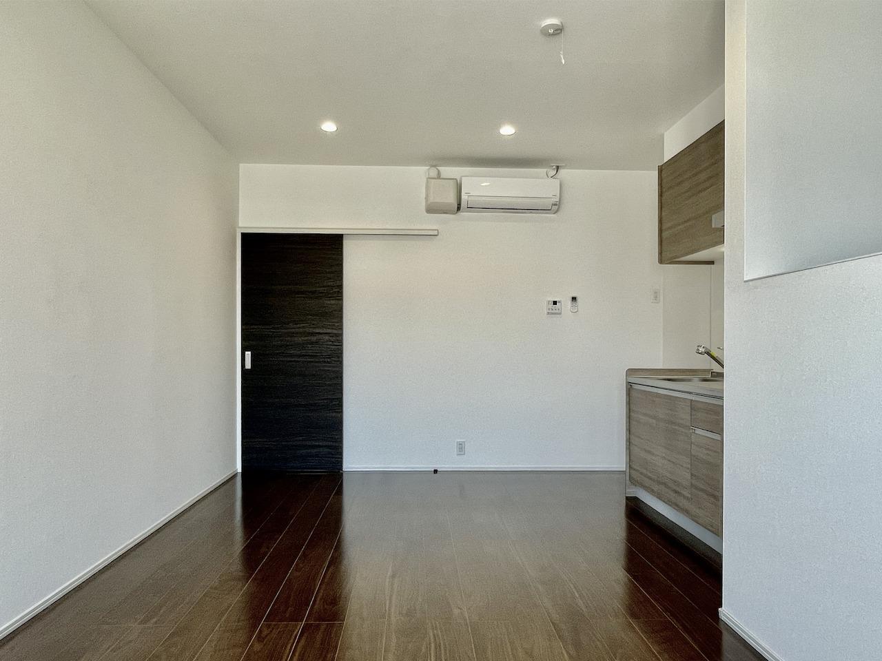 福岡市西区今宿の賃貸物件/落ち着いたトーンのリビング。