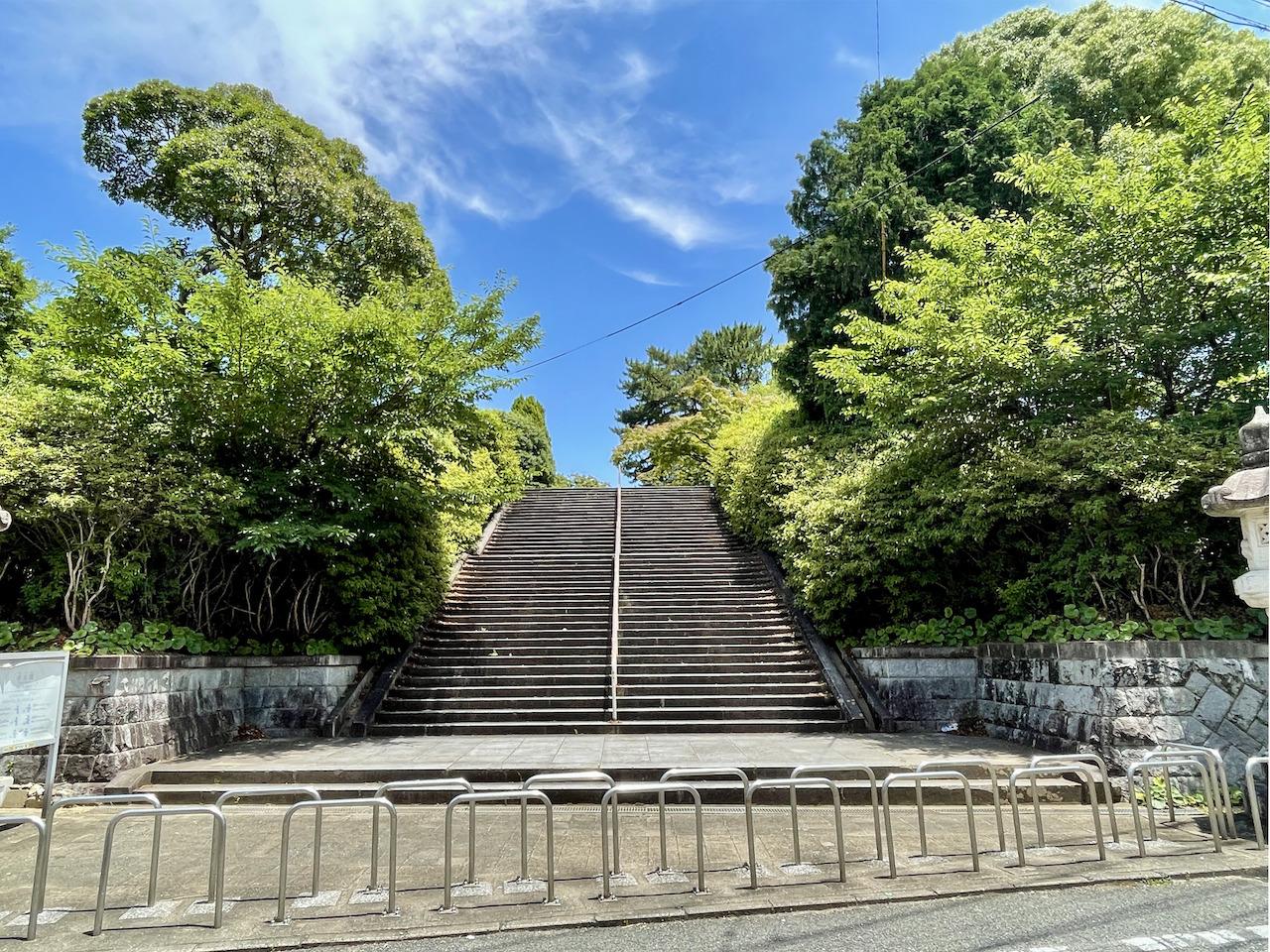 歩いて1分の谷公園。