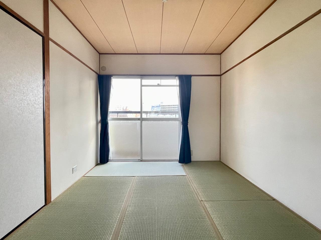 福岡市中央区福浜の賃貸物件/リビング横の和室。