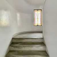 福岡市南区大橋の賃貸物件/壁が丸い可愛い共用階段。