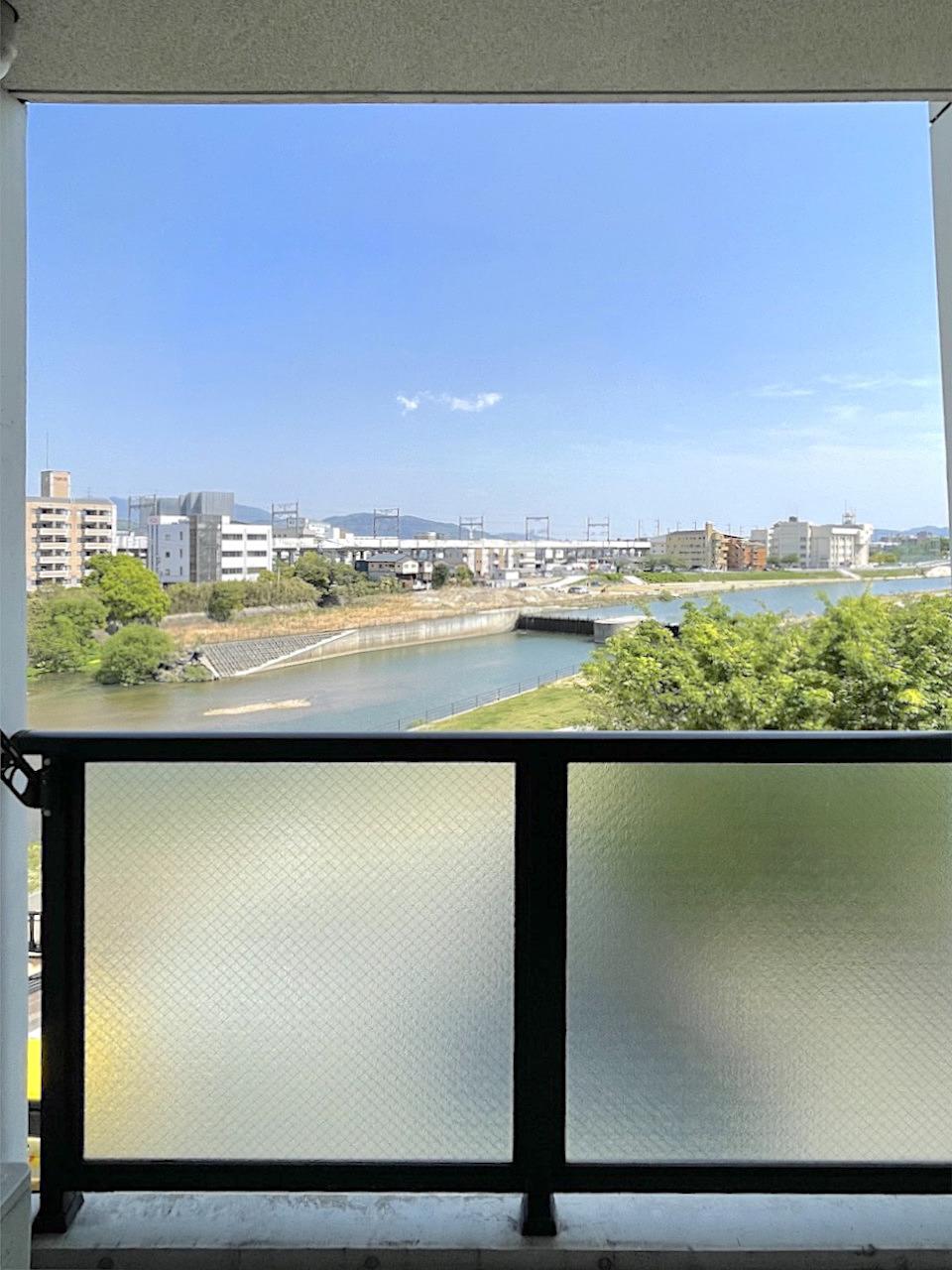 那珂川のせせらぎに癒される毎日。見晴らしも良好です。