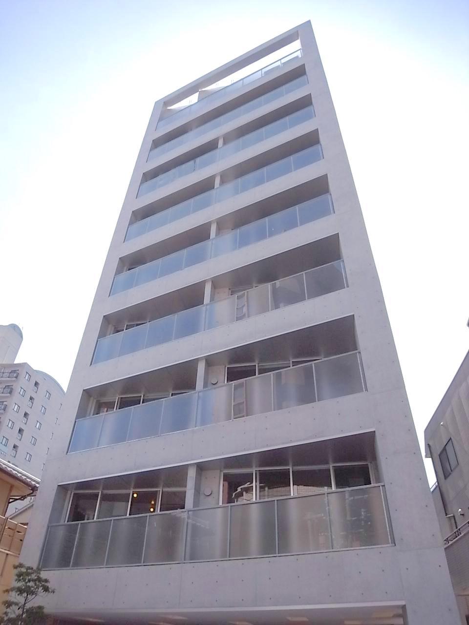 静かにオーラを宿します。
