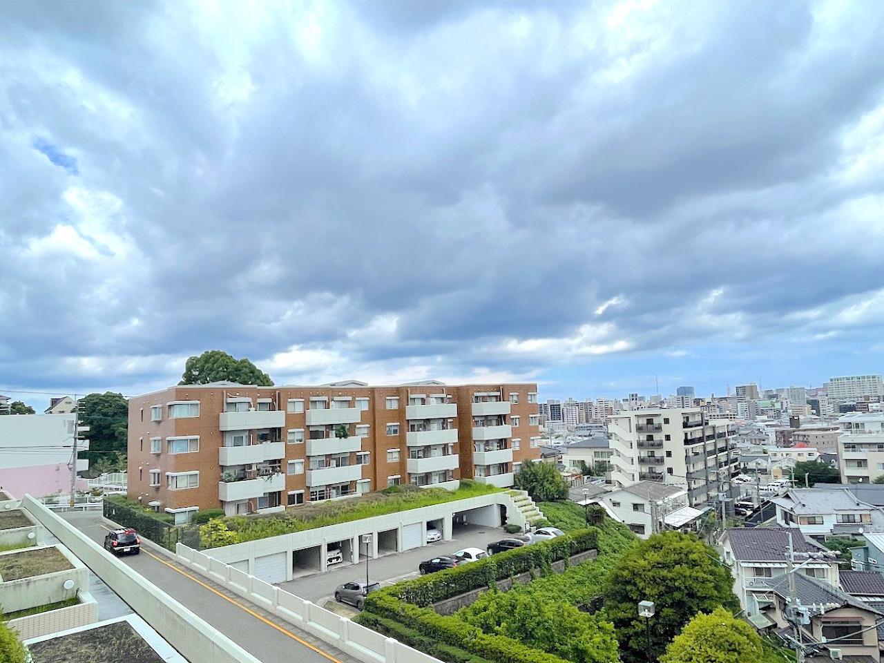 福岡市南区高宮の売買物件/高台のため、2階でもこの景色。
