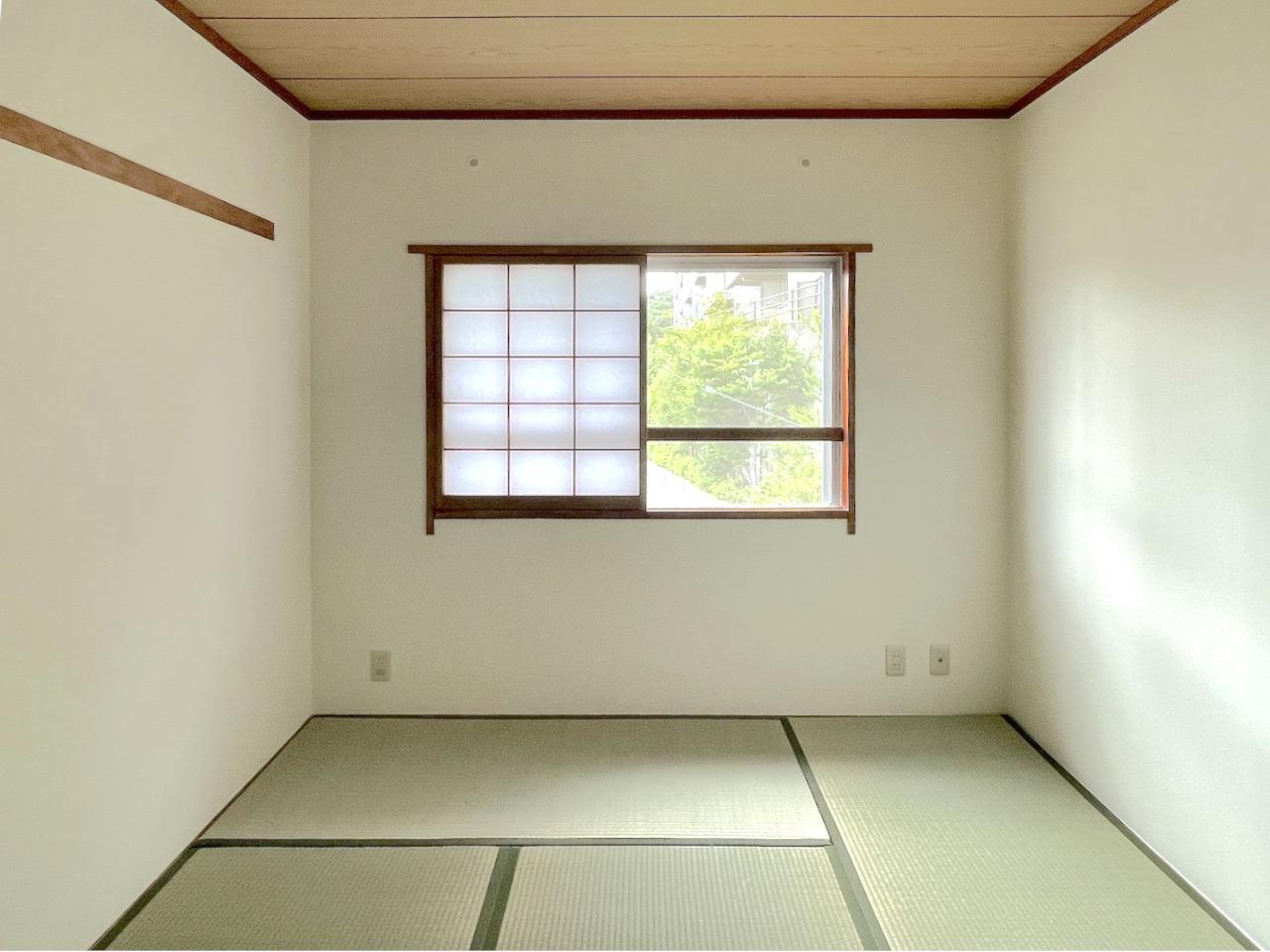 福岡市南区高宮の売買物件/和室の窓からも緑が。