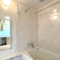 福岡市南区高宮の売買物件/バスルームは広めの設計。