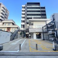 福岡市中央区春吉の賃貸物件/下層階にはテナントが入っている複合施設。※3Fにカラオケ店有