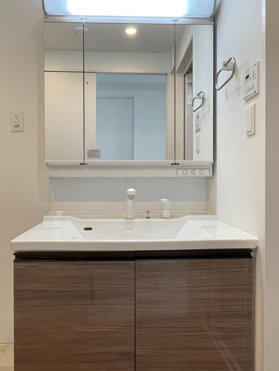 福岡市城南区鳥飼の賃貸物件/独立洗面台。