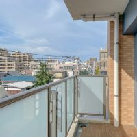 福岡市城南区鳥飼の賃貸物件/リビング側バルコニー。こちらは物干し掛けが付いてます。