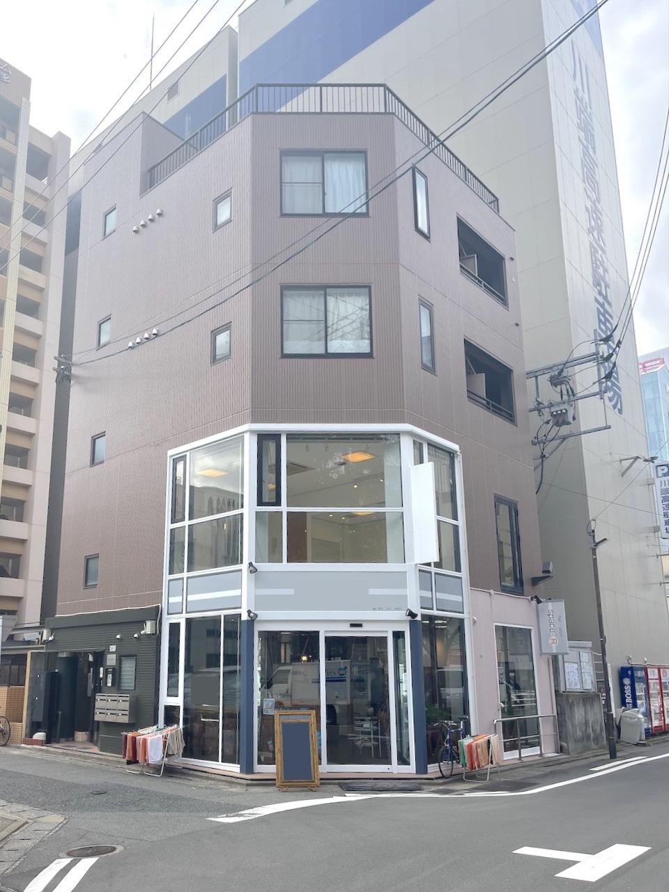 福岡市博多区上川端町の賃貸物件/角にあるのマンションの2階。