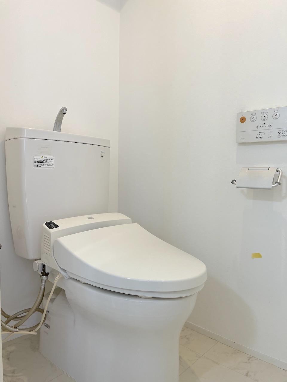 福岡市中央区唐人町の賃貸物件/温水洗浄器付き便座。