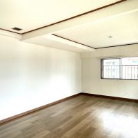 福岡市中央区警固の賃貸物件/木の廻り縁もいい味出してる。