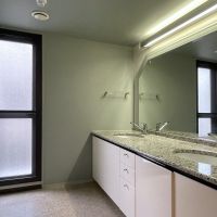 福岡市中央区桜坂の賃貸物件/洗面所。2人並べます。