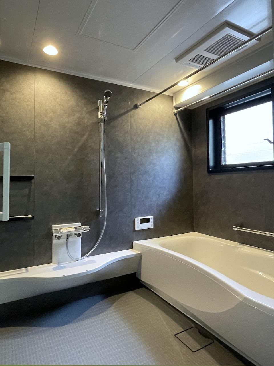 福岡市中央区桜坂の賃貸物件/ゆとりある浴室
