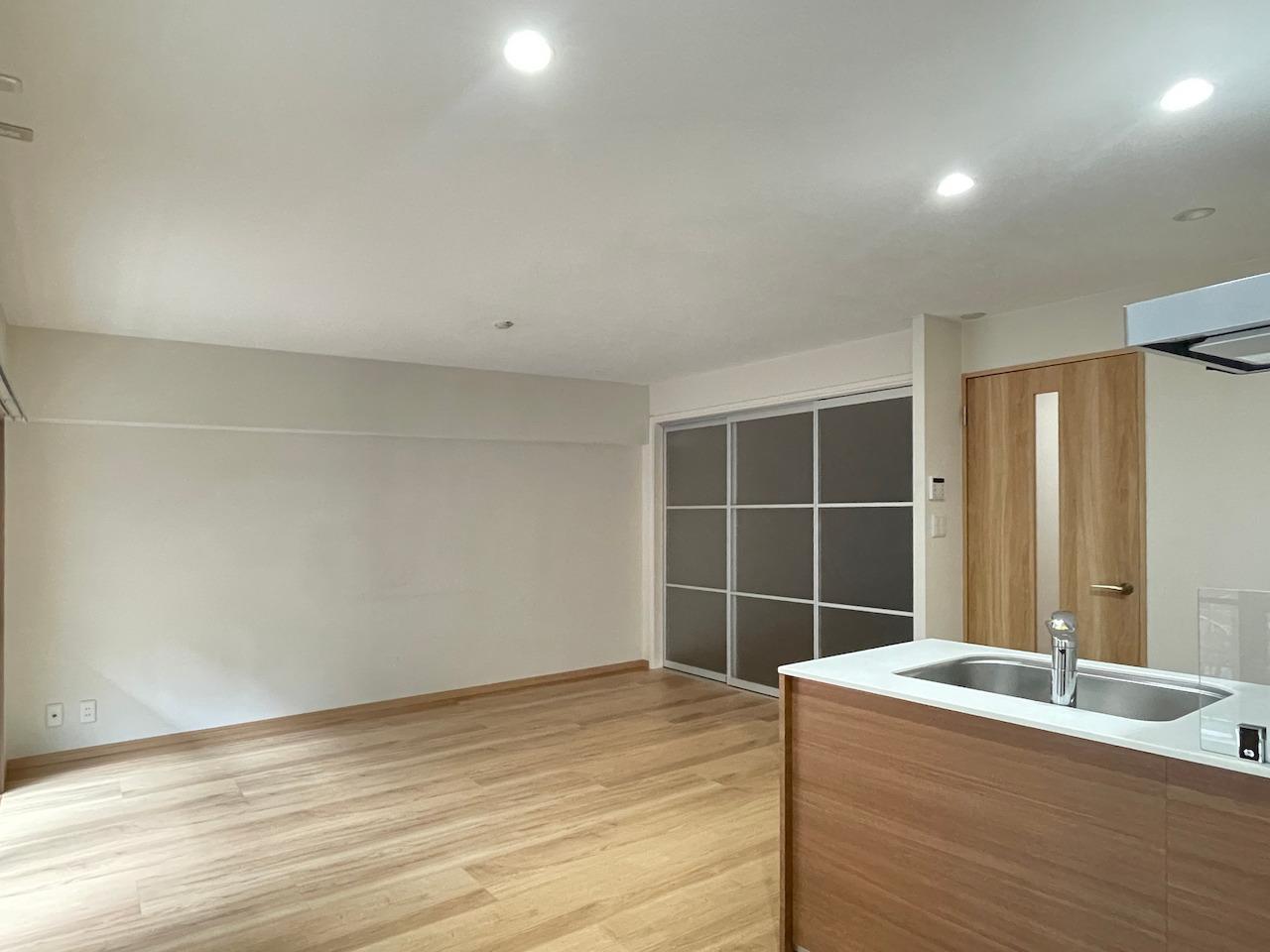 福岡市中央区大名の売買物件/リビング全体像。