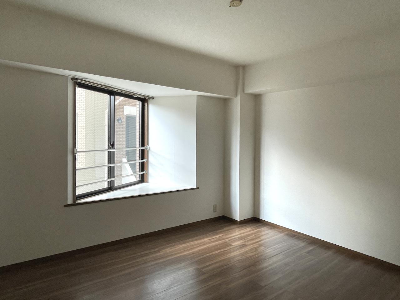 福岡市中央区小笹の賃貸物件/洋室2。窓からの光が程よいお部屋。