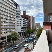 福岡市中央区荒戸の賃貸物件/大通り沿いなので、車の走行音が聞こえます。