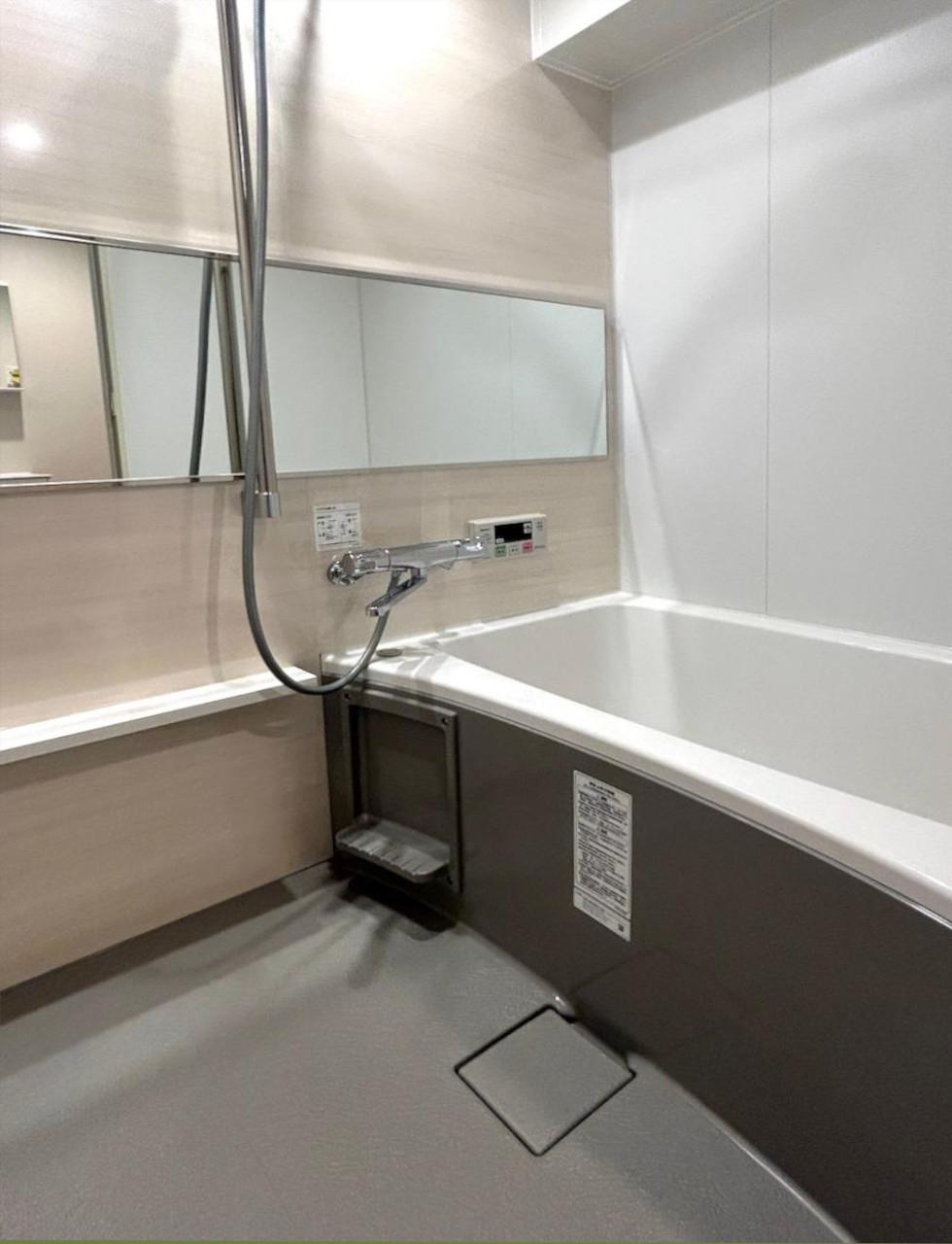 福岡市中央区荒戸の賃貸物件/追い焚き、浴室乾燥機付き。