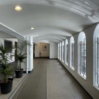 福岡市南区高宮の売買物件/1階エントランス。綺麗に管理がなされています。