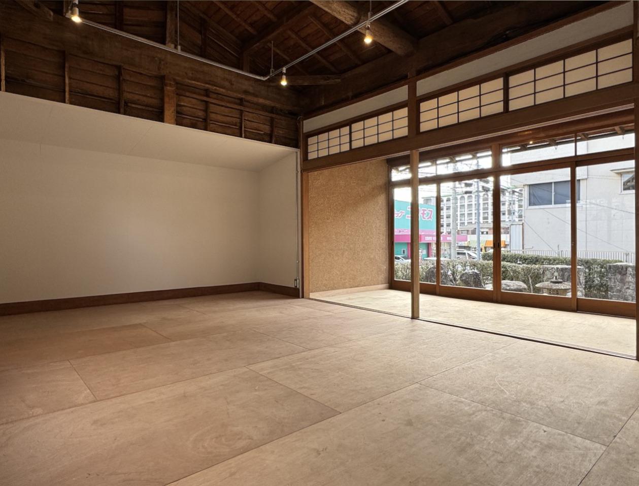 福岡市城南区神松寺の賃貸物件/床材は下地合板。そのままでも利用可能です。