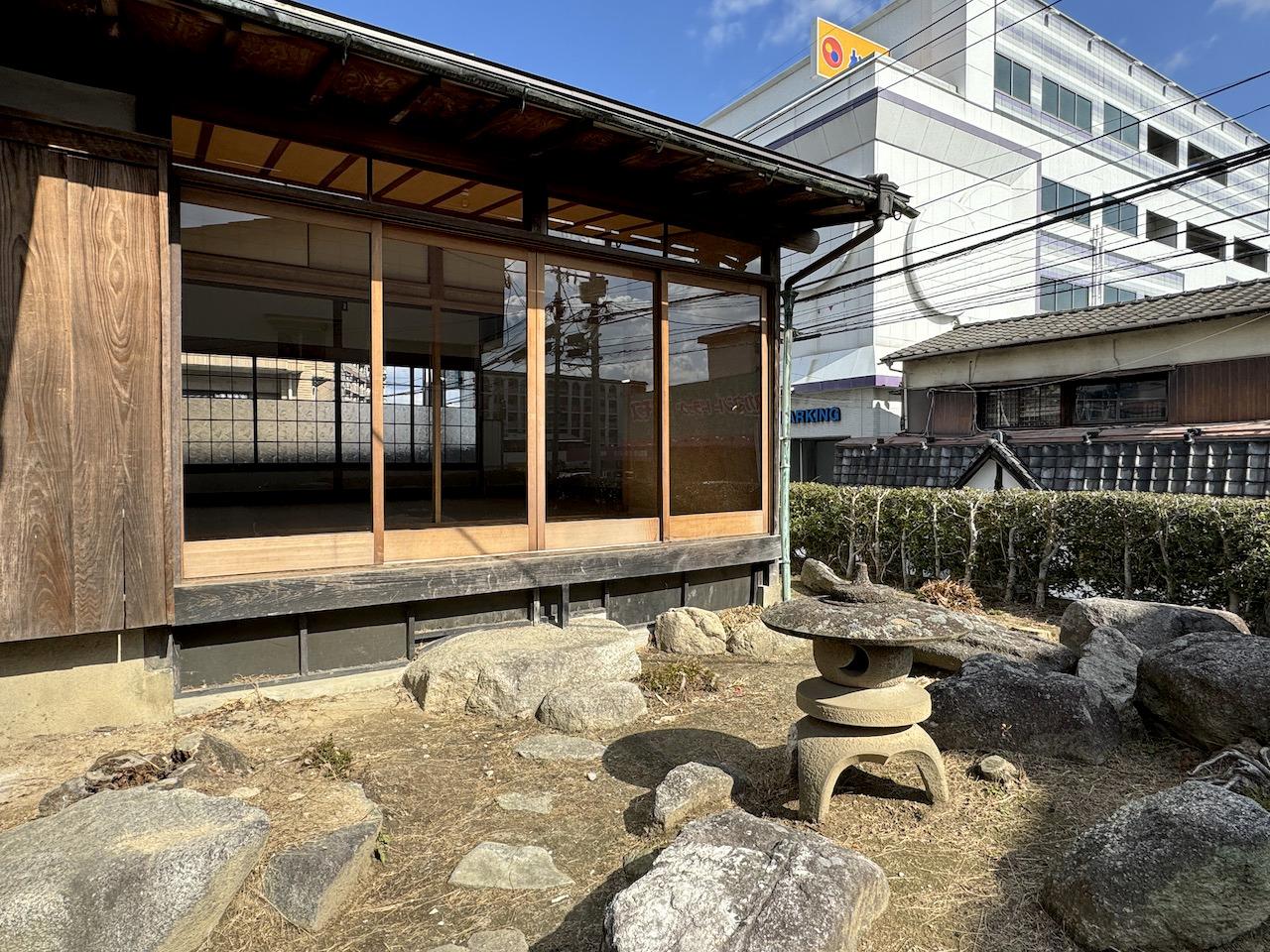 福岡市城南区神松寺の賃貸物件/手前のお庭を上手く活用したいですね。