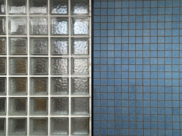 福岡市早良区西新の賃貸物件/ガラスブロック＆ブルータイル。