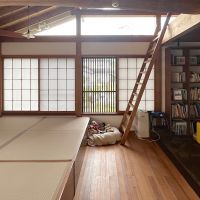 糸島市二丈吉井の賃貸物件/上部の窓から満月が見えるんだとか。