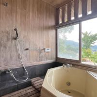 糸島市二丈吉井の賃貸物件/特別感のあるバスルーム。上部の空気の通り道は姫路城と同じ造りなんだとか。