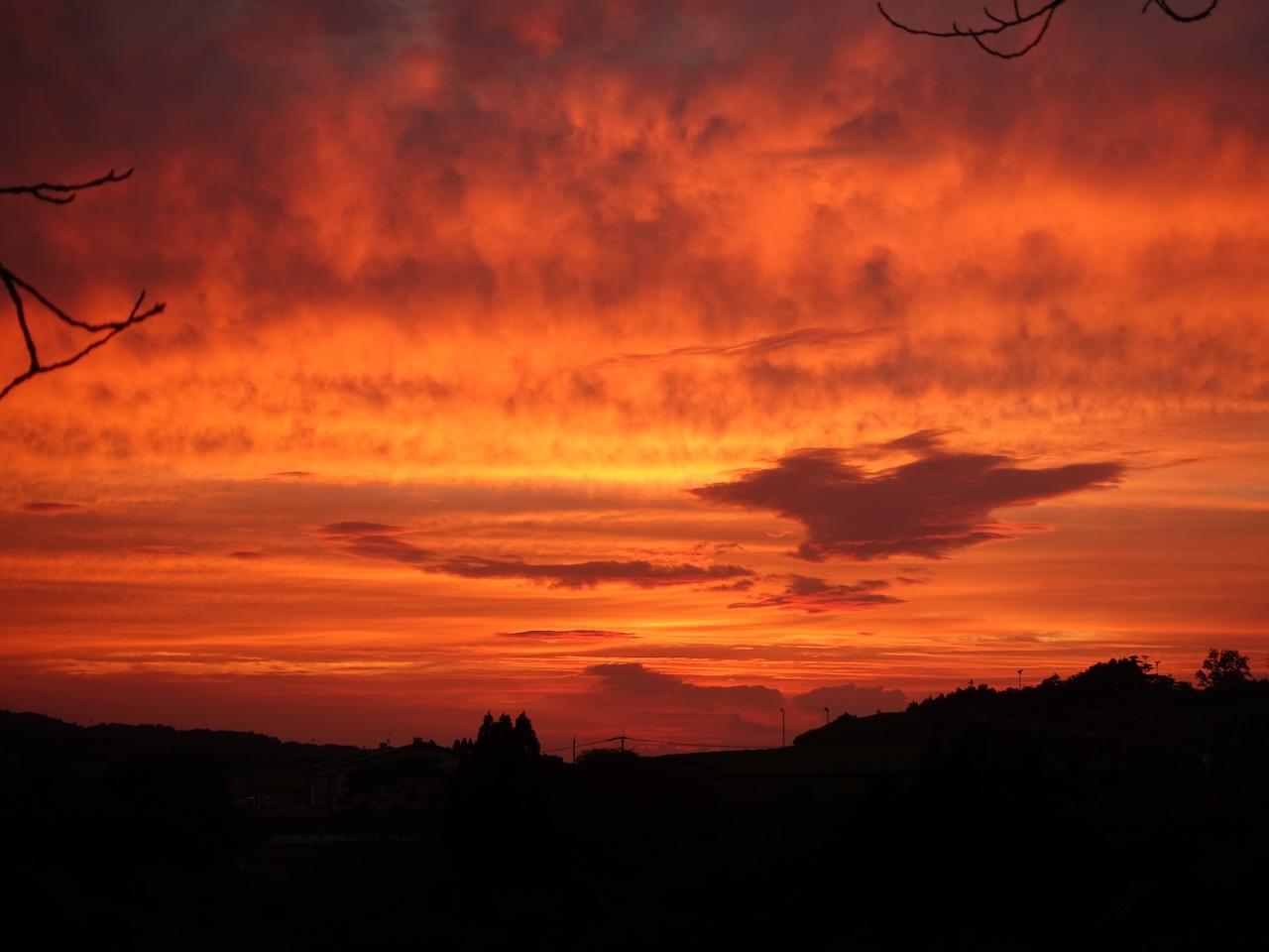 大分県速見郡日出町大字南畑の売買物件/真っ赤に染まる夕焼け