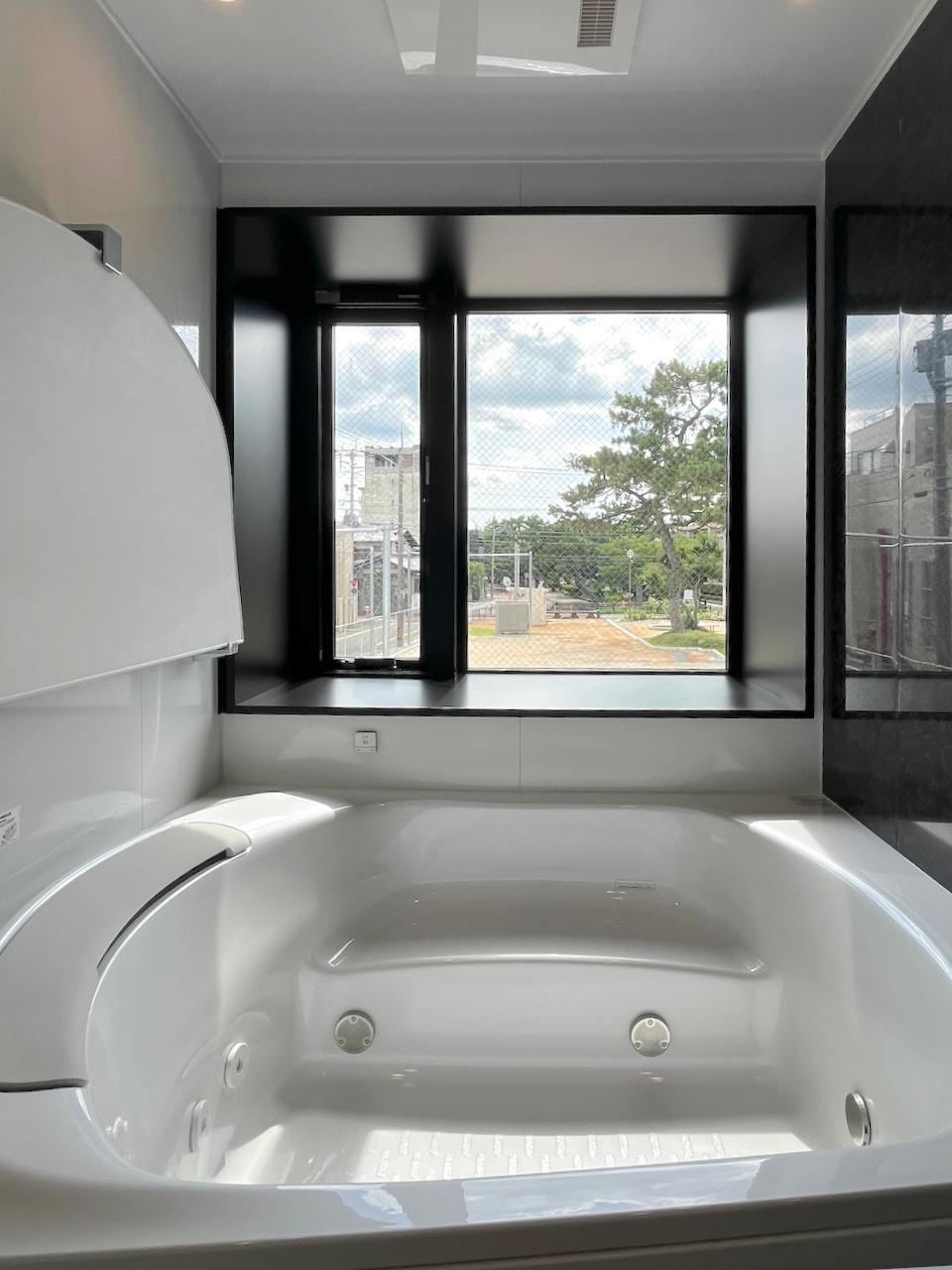 福岡市早良区室見の賃貸物件/お風呂は広めの仕様。区画によっては景色もいい感じです。