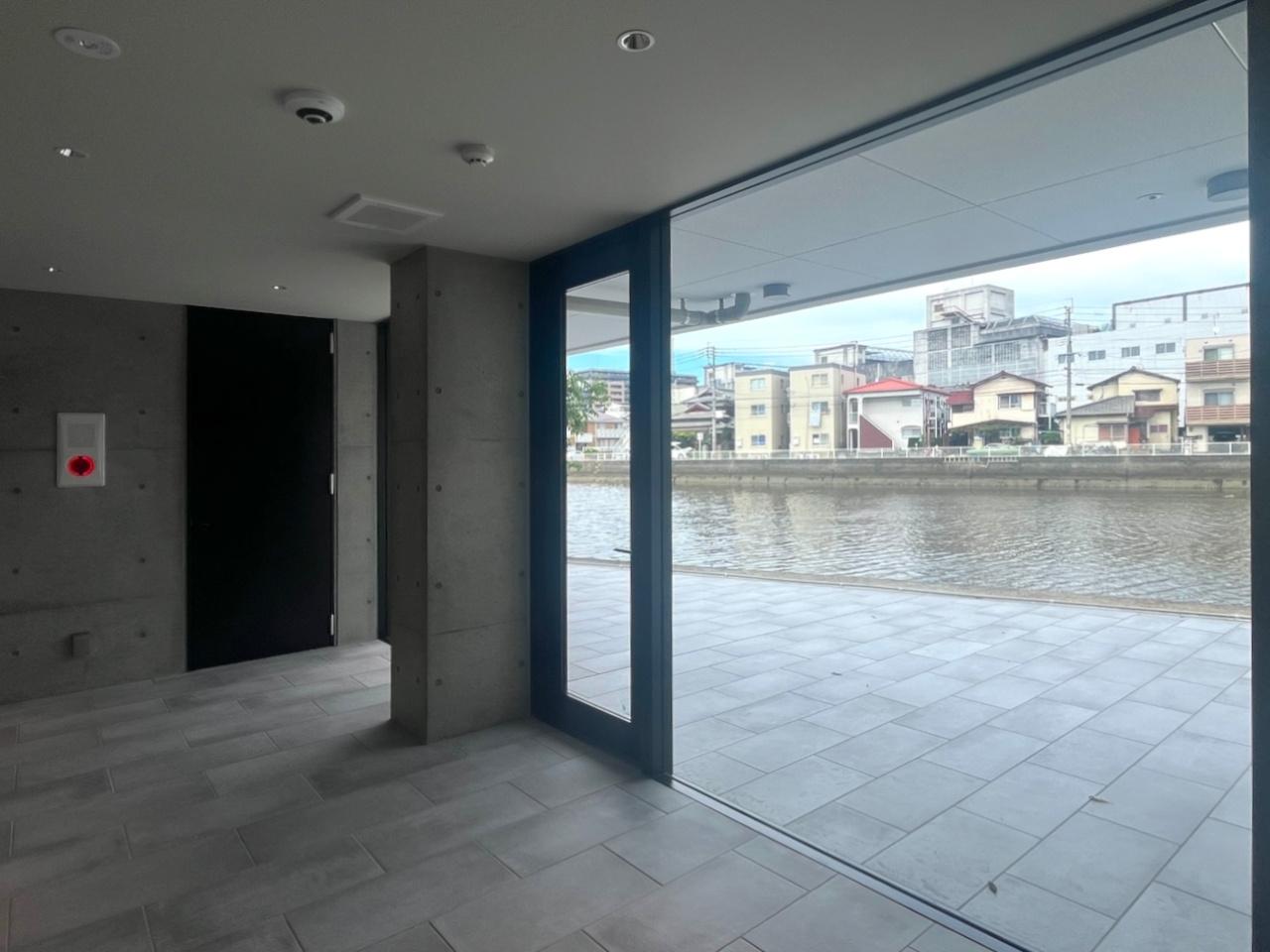 福岡市早良区室見の賃貸物件/エントランスからこの感じ。