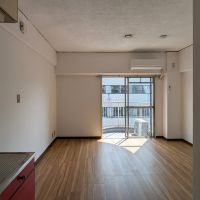 福岡市中央区天神の賃貸物件/意外と奥行がある室内。