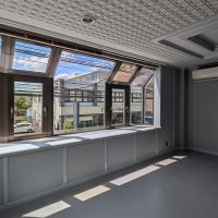 福岡市中央区白金の賃貸物件/知事公舎通りに面したお部屋。特徴的な大きな窓。