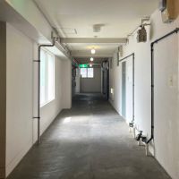 福岡市中央区清川の賃貸物件/テナント区画の共用廊下。雰囲気があります。