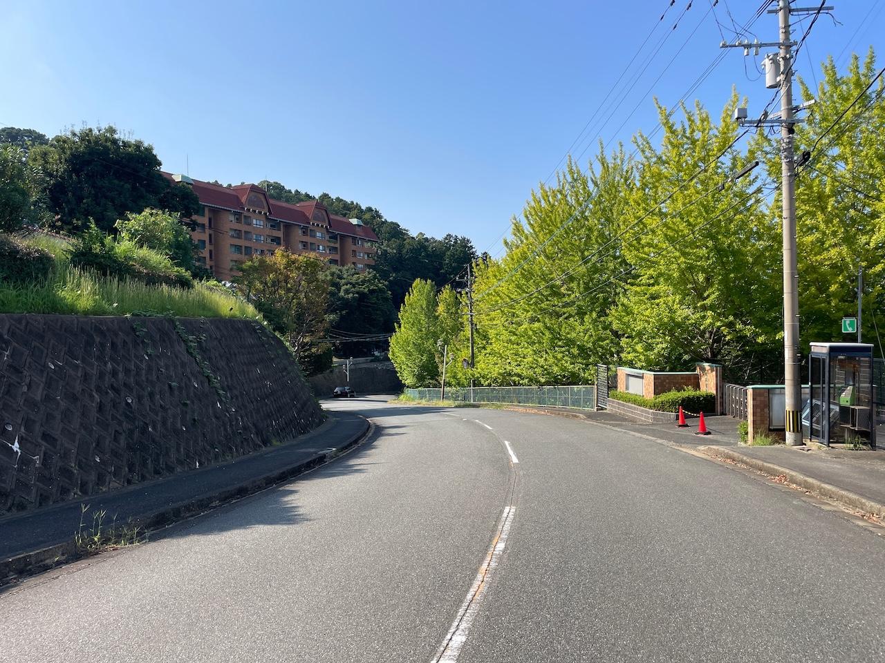 福岡市西区大字徳永の売買物件/物件までのアクセスは坂道になります。
