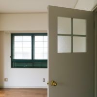 福岡市城南区鳥飼の賃貸物件/建具、ドアノブ、窓枠と一個一個がキュートです。