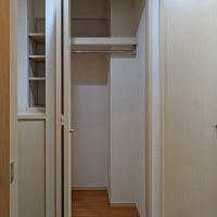 福岡市中央区今泉の賃貸物件/こちらのクローゼットにもパイプ付き。