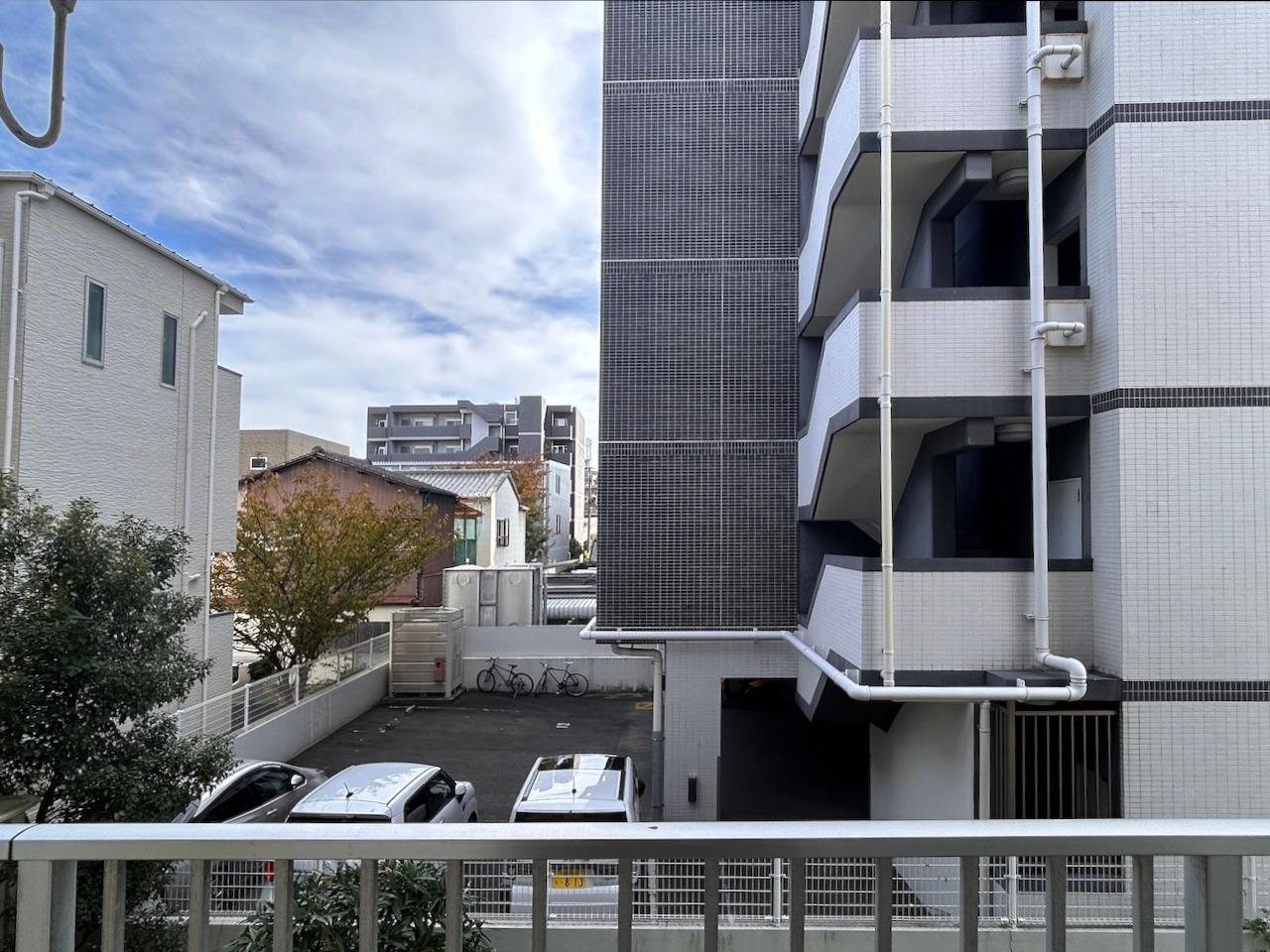 福岡市南区大楠の賃貸物件/部屋からの眺めはこんな感じ。圧迫感はありません。