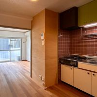 福岡市南区大楠の賃貸物件/キッチンもカラフルだけど落ち着きを感じるカラー。