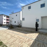 福岡市城南区七隈の賃貸物件/それぞれの家をゆるやかにつなぐように、真ん中には中庭のような空間が広がっています。