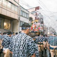 福岡市博多区奈良屋町の売買物件/去年マンション前で撮影された山笠の写真。この臨場感！